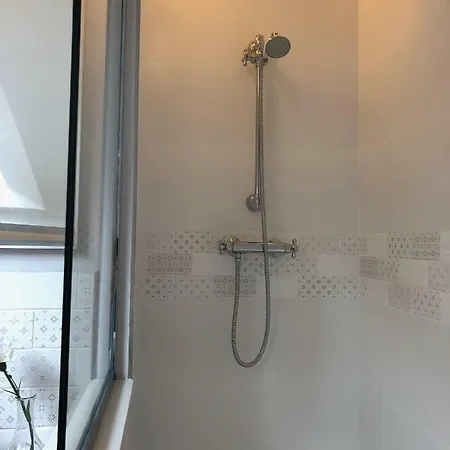 Lucarne Enchantee Honfleur